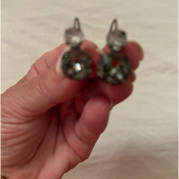 Sorrelli gray and clear earrings - Picture 2 of 2